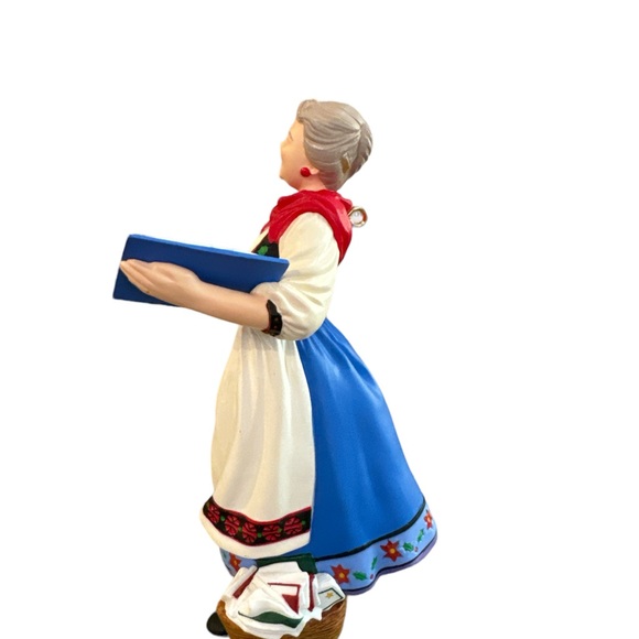 Hallmark, Letters, Globe and Mrs. Claus, 2001 -3 piece Ornament Set - Picture 9 of 12